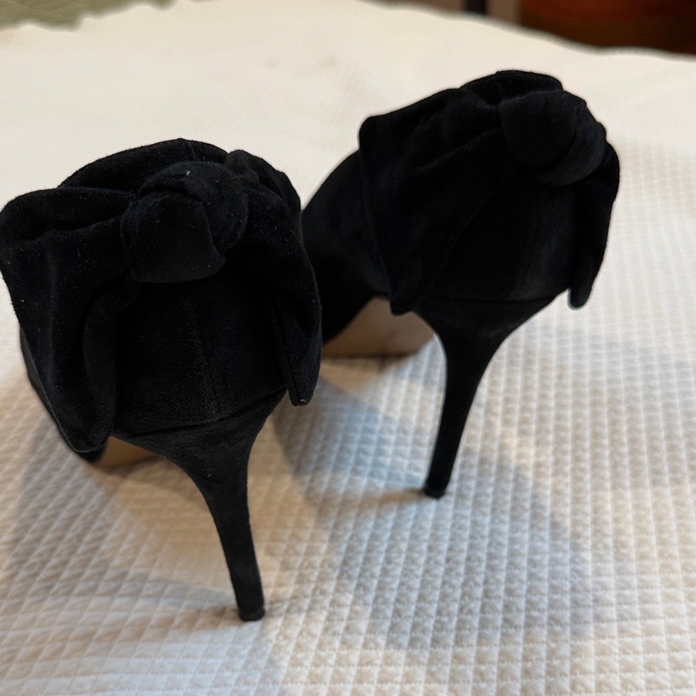 Vince Camuto Black Bow Heels